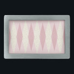 Boucle De Ceinture Rectangulaire Jacquard rose moderne du milieu du siècle<br><div class="desc">Ce motif de ceinture Jacquard rose moderne du milieu du siècle présente un arrière - plan rose First Lady et un motif de diamants mod translucides et rougis recouvrant de grands diamants crème vintages de couleur or, des taches d'âge spatial. Ce Jacquard minimaliste d'inspiration et déconstruit est un retour simpliste...</div>