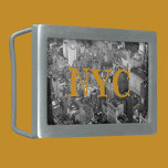 Boucle De Ceinture Rectangulaire New York City vers 1979 Photographie<br><div class="desc">Ce paysage de ville monochromatique,  noir et blanc,  avec juste un soupçon de couleur d'une rangée de taxis jaunes dans une rue en dessous est New York City vers 1979 est une conception photographique unique de boucle ceinture. Photo originale de Urban city par JLW_PHOTOGRAPHY</div>