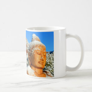 Bouddha dans la tasse de neige