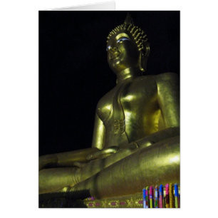 Bouddha d'or à la carte de nuit