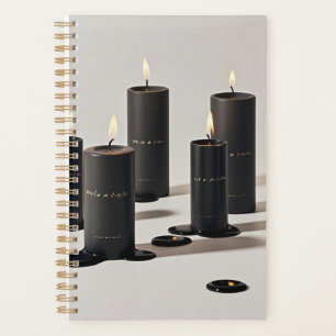 Bougies minimalistes en ligne noire avec de minusc
