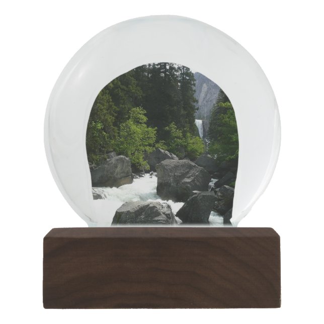 Boule À Neige Chutes vernales à la distance à Yosemite (Devant)