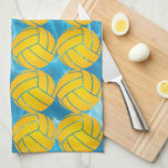 Boule d'eau Serviette de cuisine<br><div class="desc">Élever votre cuisine avec notre serviette de cuisine Water Polo Ball! Ce charmant linge est décoré dans un style de boule de water-polo ludique, ajoutant une touche d'esprit sportif à votre décor de cuisine. Fabriqué en coton absorbant de haute qualité, il est parfait pour sécher des plats, essuyer des déversements...</div>