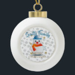 Boule En Céramique Cute Snowman<br><div class="desc">Des mains froides, un coeur chaud... alors ils disent ! Portez l'esprit de vacances avec vous avec cet adorable bonhomme de neige. Customisez le texte à votre goût (vous pouvez même le supprimer). Si vous voulez une chemise couleur claire, vous pouvez aussi changer la couleur de la police. Disponible en...</div>