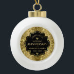 Boule En Céramique Damas Noir & Or 50e anniversaire de Mariage<br><div class="desc">Élégant arrière - plan noir et or brillant personnalisable 50ème mariage modèle anniversaire.</div>