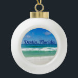 Boule En Céramique Destin Florida Blue Beach Ocean Waves Photographie<br><div class="desc">Une belle photo de plage prise dans la destination de vacances idéale de Destin,  Floride. Les magnifiques eaux verdoyantes de Sandestin se lavent jusqu'à la mer sablonneuse sous un ciel bleu serein pour faire la photo de vacances pittoresque parfaite. Commémorez vos vacances tropicales avec ce joli cadeau.</div>