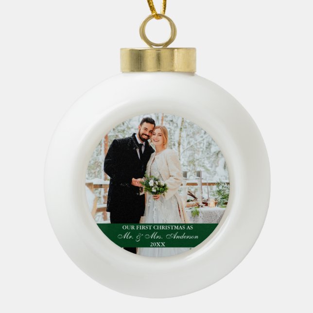Boule En Céramique Élégant Script Notre premier Noël Vert (Devant)