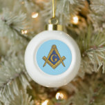 Boule En Céramique Freemason Masonic Carré et Compass Freemasony<br><div class="desc">Freemason,  ornement de Noël maçonnique. Carré et boussole,  bleu,  franc-maçonnerie,  or. Masonique,  freemason,  freemasons,  maçon,  maçons,  Noël.</div>
