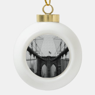 Boule En Céramique Noël noir et blanc d'ornement de pont de Brooklyn