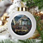 Boule En Céramique Photo First Christmas New Home Gold Script<br><div class="desc">Commémorez votre premier Noël dans votre nouvelle maison avec ce magnifique ornement de gardien moderne. Le texte dit "Premier Noël dans notre nouvelle maison", avec les mots "nouvelle maison" dans l'élégant script de fausse feuille d'or. Remplacez l'exemple d'image par une photo de votre nouvelle maison et ajoutez le nom de...</div>