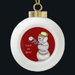 Boule En Céramique Snowman<br><div class="desc">Quel gâteau ce bonhomme de neige adorable est... ...  un grand ornement pour orner le sapin de Noël pour tout amateur de sport.</div>