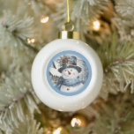Boule En Céramique Visage Orné De Snowman Bleu Portant Un Tophat<br><div class="desc">Un bonhomme de neige heureux portant un tophat et un nez de carotte</div>