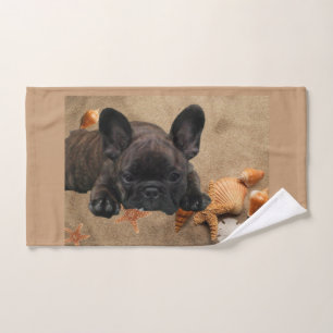 Bouledogue français sur la plage