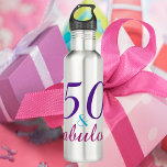 Bouteille D'eau 50 et Fabulous Girly Anniversaire<br><div class="desc">Connaissez-vous quelqu'un de fabuleux qui célèbre un 50e anniversaire ? Ce design dit 50 & Fabuleux en bleu,  rose et violet. Fait un grand cadeau ou une faveur de fête!</div>