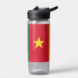 Bouteille d'eau avec drapeau du Cameroun