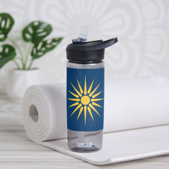 Bouteille d'eau avec le drapeau de Macédoine, Grèc (Yoga)
