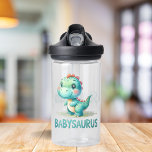 Bouteille D'eau Babysaurus Aventure Enfants<br><div class="desc">L'hydratation se rencontre avec cette bouteille d'eau "Babysaurus Adventure Kids" ! Cette bouteille durable et conviviale pour les enfants est ornée d'un babysaurus ludique, ce qui en fait un succès auprès des petits passionnés de dino. Parfait pour l'école, le sport ou toute exploration préhistorique, il est conçu pour garder votre...</div>