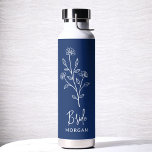 Bouteille D'eau Bachelorette florale de la Marine<br><div class="desc">Célébrez en style avec notre nom Scripté main Bachelorette de la fête de la nuptiale Tumbler à vin thermique. Doté d'un design élégant et personnalisé, ce tourbillon est parfait pour garder les boissons à la température idéale pendant vos festivités nuptiales. Conçu à partir de matériaux isolants de haute qualité, il...</div>