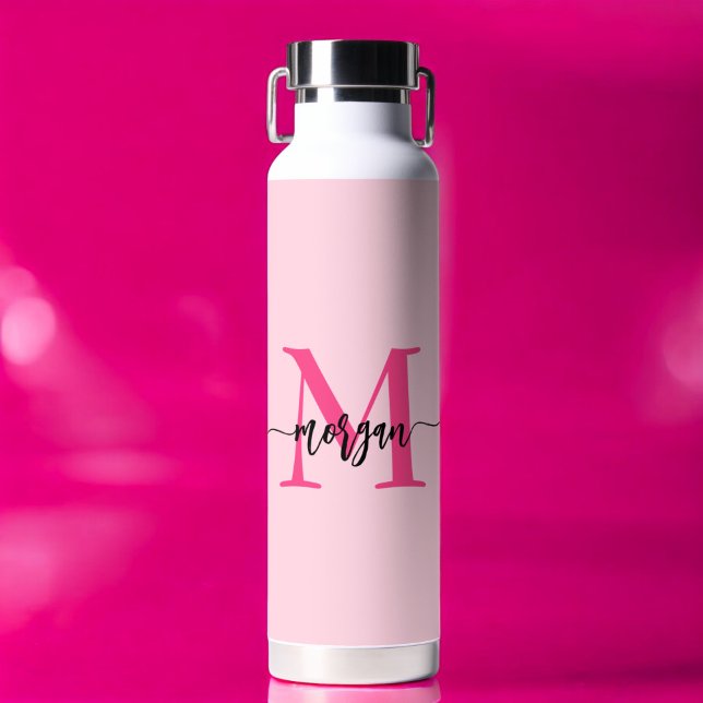 Bouteille D'eau Chaud rose moderne Script Girl Monogramme Nom (Créateur téléchargé)