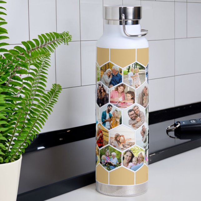 Bouteille D'eau Collage de photos Hexagon géométrique 28 Photo 22o (Insulated water bottle 28 of your favorite pics in honey beige hexagon honeycomb pattern)