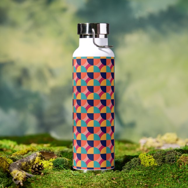 BOUTEILLE D'EAU CONCEPTION GÉOMÉTRIQUE. (Extérieur)