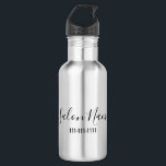 Bouteille D'eau Élégant noir Script Business Salon Nom Numéro<br><div class="desc">Vous pouvez modifier l'élégant script noir pour afficher le nom d'un salon ou d'une autre entreprise. Une autre ligne de texte d'affichage noir est sous le script. Vous pouvez modifier le texte pour afficher un numéro de téléphone ou un message personnalisé.</div>