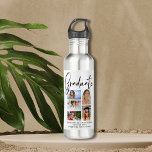Bouteille D'eau Élégant Script Multi Photo Graduate<br><div class="desc">Élégant Script Multi Photo Graduation Graduate Coffee Water Bottles comprend cinq de vos photos préférées de votre collège ou de diplôme d'études secondaires avec le script tourbillonnant moderne de calligraphie noire superposition "Graduate". Simple,  élégant et classe. Créé par ©Evco Studio www.zazzle.com/store/evcostudio</div>
