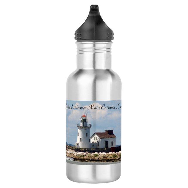 Bouteille d'eau entrée du port de Cleveland (Droite)