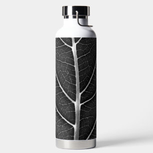 Bouteille D'eau Feuille lumineuse noir et blanc en gros plan