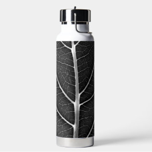 Bouteille D'eau Feuille lumineuse noir et blanc en gros plan