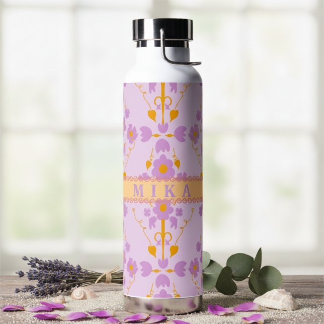 Bouteille D'eau Fleur Moderne Violet Et Lilas (Drink up, show off with your name, your style. Soft feminine pastel shades for the girl in you.)