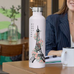 Bouteille D'eau Floral personnalisé Paris Tour Eiffel Blanc<br><div class="desc">Une bouteille d'eau en acier inoxydable de nom simple et mignonne. Ajoutez votre nom et votre année dans une ligne verticale et faites-le le vôtre. Vous pouvez choisir le style, la taille de la bouteille, la police et la couleur de cette bouteille. N'hésitez pas à visiter mon magasin pour plus...</div>