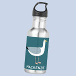 Bouteille D'eau Fun Seagull Personnalisé<br><div class="desc">Une mouette cheeky debout au bord de l'océan vert profond. Parfait pour ceux qui aiment tout le littoral. Customisez en modifiant le nom.</div>