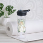 Bouteille D'eau Galadriel Light of Valinor Graphic<br><div class="desc">Step into the radiant grace of Middle-Earth™ with this exquisite Lord of the Rings™ design inspired by Galadriel™. Illustrated in an elegant, Art Nouveau–inspired style, she stands poised and luminous, holding a phial of the Light of Valinor with serene strength and quiet authority. Flowing golden hair, delicate Elven adornments, and...</div>