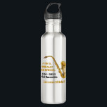 Bouteille D'eau Gold Saxophone Player Groupe personnalisé<br><div class="desc">Cette bouteille d'eau de la bande de marche du lycée d'or moderne et personnalisée porte le nom de l'élève et du groupe sous l'instrument du saxophone. Customisez les membres symphoniques,  d'un ensemble de vent ou d'un groupe de concert ou leur directeur pour un grand cadeau de remise de diplômes.</div>