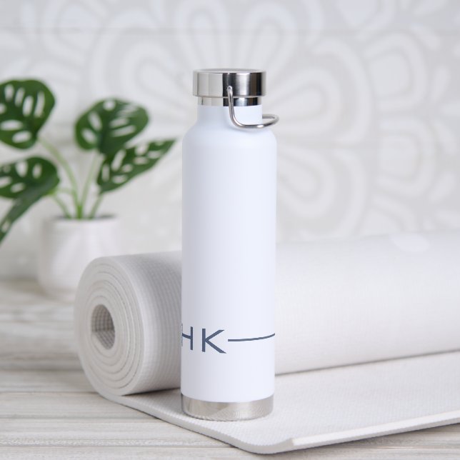 Bouteille D'eau Initiales minimalistes modernes en bleu monogramme (Yoga)