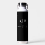 Bouteille D'eau Initiales Monogrammes Personnalisées Modernes Nom<br><div class="desc">Bouteille d'eau personnalisée moderne en noir et blanc avec nom et initiales. Customisez avec vos initiales et votre nom pour créer votre bouteille personnalisée.</div>