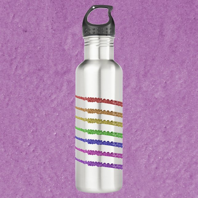 Bouteille D'eau Instrument Fluide Arc-en-ciel (A water bottle with red, orange, yellow, green, blue, pink and purple flutes)