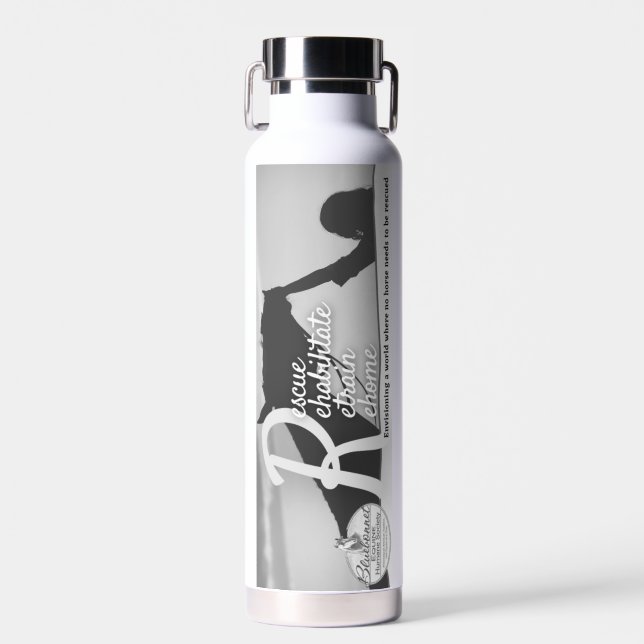 Bouteille d'eau isolée avec logo RRRR et Slogan (Avant)