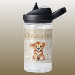 Bouteille D'eau Joli lion ajouter nom avec étoiles enfants brun<br><div class="desc">Bouteille d'eau CamelBak Eddy® pour enfants. Personnalisez avec un nom. Cette bouteille d'eau présente un lion mignon avec des étoiles dans les couleurs brun et blanc.</div>