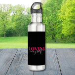 Bouteille D'eau L'amour personnel est le meilleur amour qui m'aime<br><div class="desc">Restez hydraté tout en vous rappelant l'importance de l'amour de soi avec ce Self-Love est la bouteille d'eau Best Love! Le design épuré présente le message inspirant Loving Yourself en lettres audacieuses, servant de rappel pour donner la priorité à votre propre bien-être et votre bonheur. Cette bouteille d'eau est parfaite...</div>