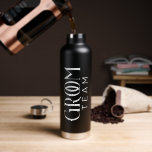 Bouteille D'eau L'équipe de chambre privilégie la typographie blan<br><div class="desc">Accessoire parfait pour rester hydraté sur le déplacement. Utilisée lors des préparatifs mariages,  le grand jour lui-même,  ou comme gardien après les festivités,  cette bouteille sera certainement appréciée par le marié.</div>