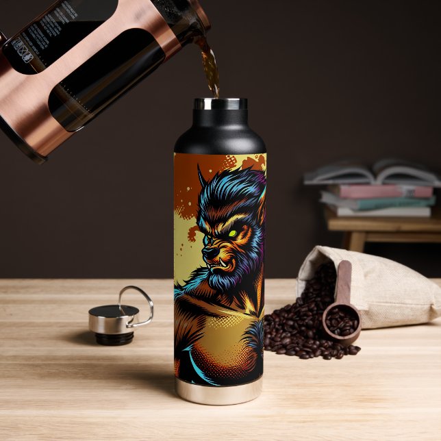 Bouteille D'eau Loup-garou de style bande dessinée devant la plein (Café)