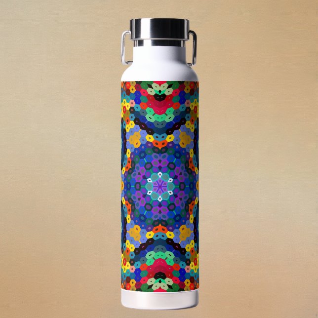 Bouteille D'eau Mandala Hexagonal Bleu Jaune Rouge et Vert (Blue Yellow Red and Green Hexagon Mandala Water Bottle by Wormhole Orbital)
