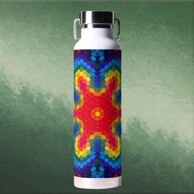 Bouteille D'eau Mandala Hexagonal Rouge Jaune et Bleu (Red Yellow and Blue Hexagon Mandala Water Bottle by Wormhole Orbital)