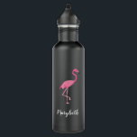 Bouteille D'eau Mariage des domestiques d'Flamant rose rose person<br><div class="desc">Personnalisez cette bouteille d'eau noire mat avec mon illustration de flamant rose. Offrez-le en cadeau ou gardez-le pour vous-même,  apportez-le lors de votre voyage tropical. Un grand souvenir pour les demoiselles d'honneur,  les invités pour vos mariages de destination.</div>