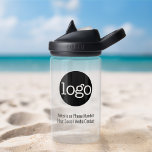 Bouteille D'eau Marque de logo Office personnalisé 2 lignes Texte<br><div class="desc">Un design simple, sans fraises pour toute entreprise. Téléchargez votre logo. Si votre logo ne convient pas, cliquez sur le bouton CUSTOMISER. Dans l'espace design, vous pourrez ajuster le logo et le type. Pour les utilisateurs avancés, vous pouvez cliquer sur le bouton modifier/customiser et modifier les couleurs du type. En...</div>