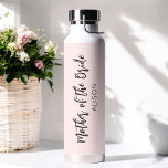 Bouteille D'eau Mère de la mariée Rose mariage<br><div class="desc">Bouteille d'eau de mariage de la mère de la mariée en rose et noir. Idéal pour les mariages,  la fête de mariage,  la soirée d'enterrement de vie de jeune fille. Découvrez d'autres produits avec ce design dans la collection ci-dessous.</div>