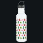 Bouteille D'eau Mod du milieu du siècle Noël rouge et vert<br><div class="desc">Un joyeux motif de style moderne du milieu du siècle pour Noël. Ce design rétro et gai présente des arbres de Noël dans les tons rouge,  rose,  vert citron et vert foncé.</div>