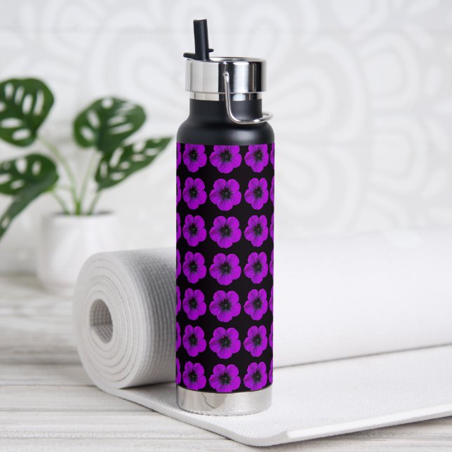 Bouteille D'eau Modèle floral de géranium violet sur noir (Yoga)